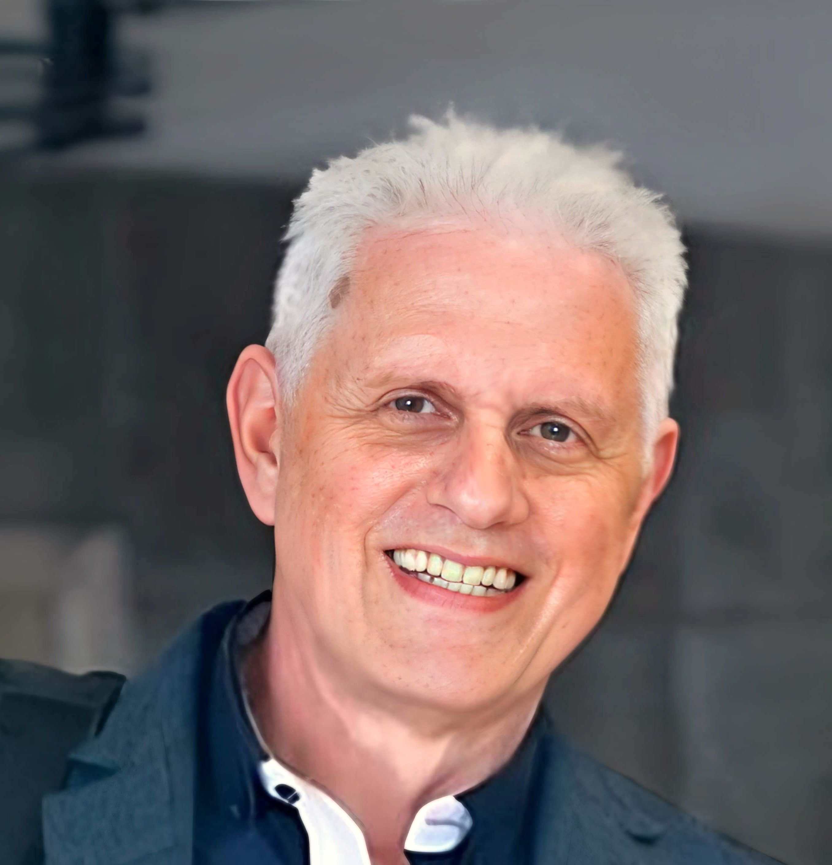 Carlos Madrigal.jpg